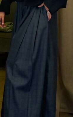 Alternative view of Blue Pants 💙