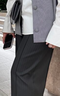 Alternative view of R0🤍🖤